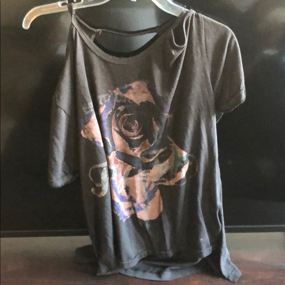 Free people t shirt open shoulder open back